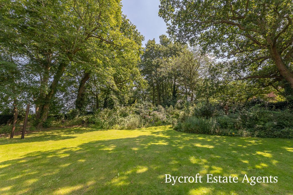 Property photo 2 of 19 Main House Garden