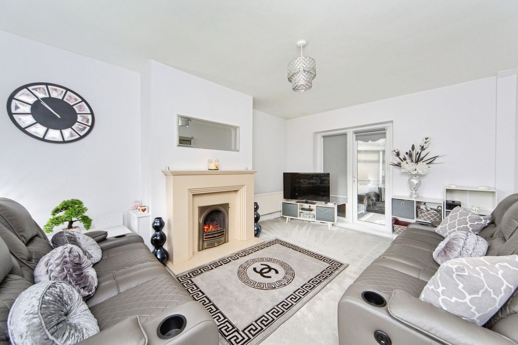 Property photo 3 of 15 Pbox-Img.Jpg