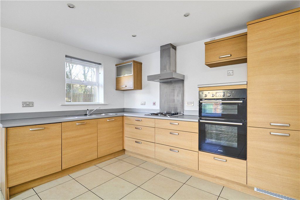 Property photo 2 of 9 Kitchen