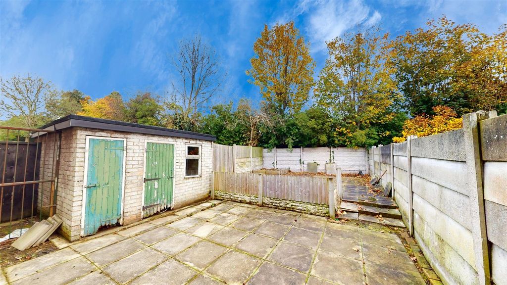 Property photo 2 of 17 Frodsham Drive, Rear Garden