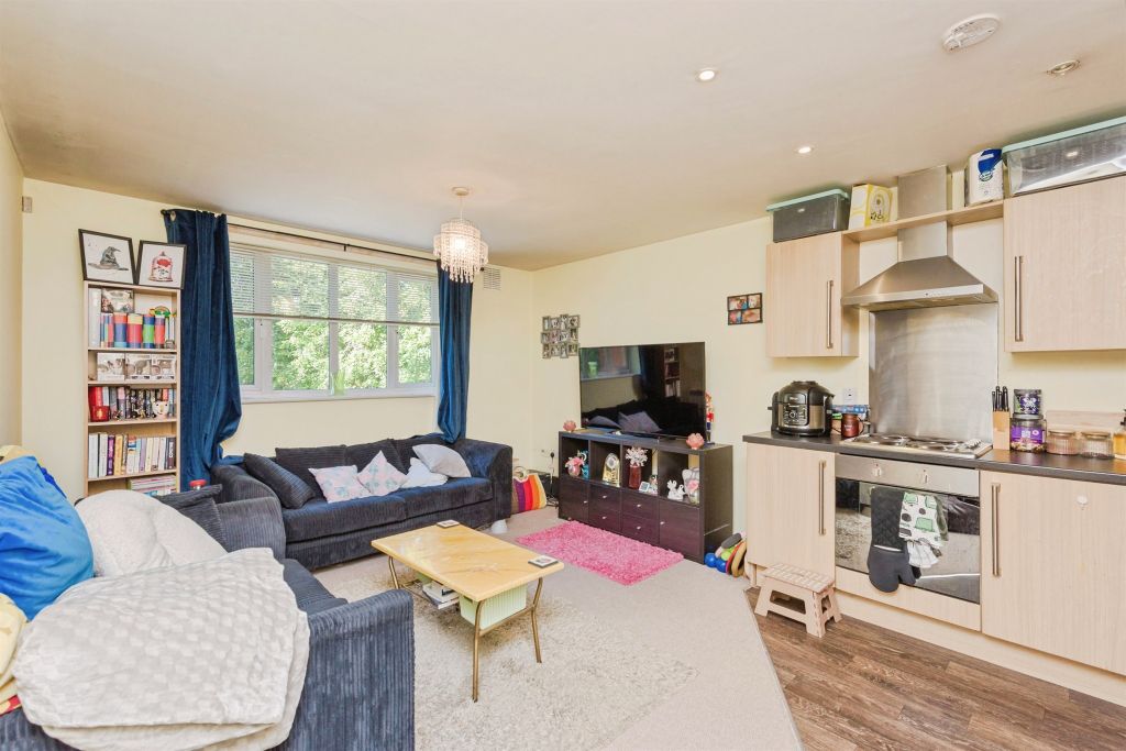 Property photo 3 of 17