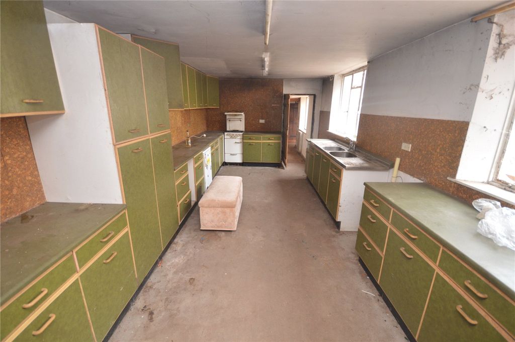 Property photo 2 of 16 Picture No. 02