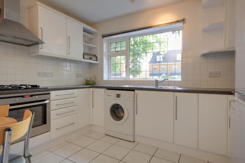 Property photo 2 of 12 Kitchen
