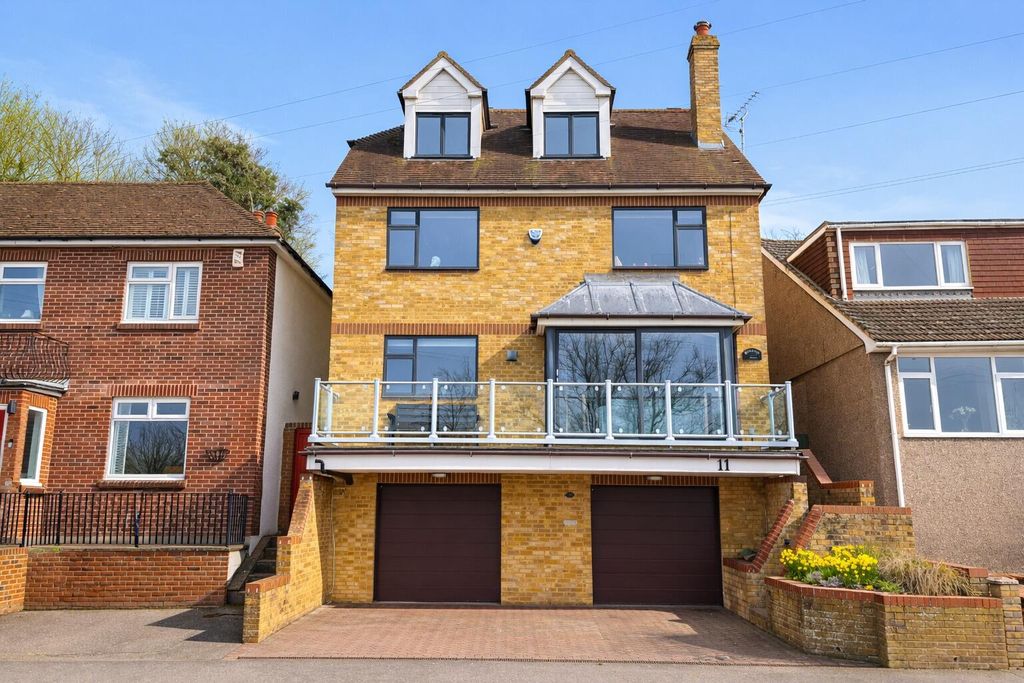 Property photo 1 of 31 Front (Exterior)