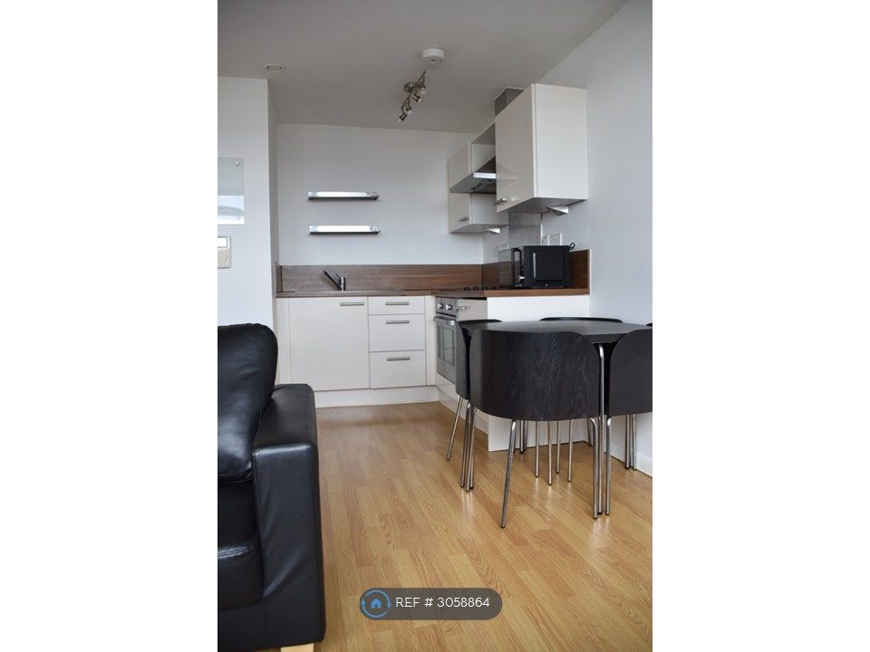 Property photo 3 of 5 Kitchen