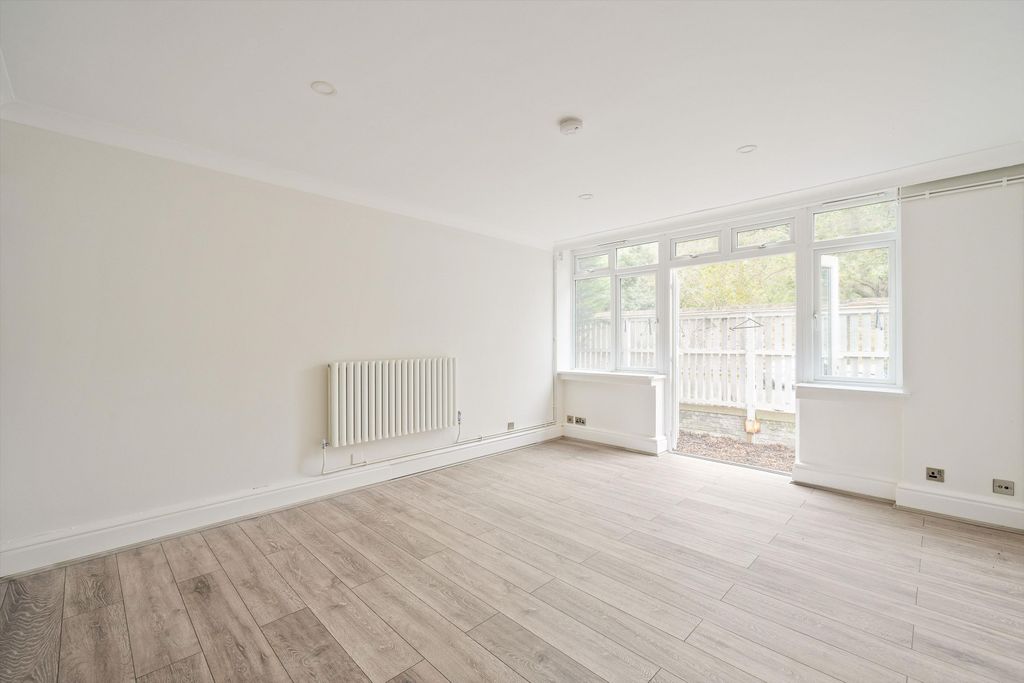 Property photo 1 of 11 Image