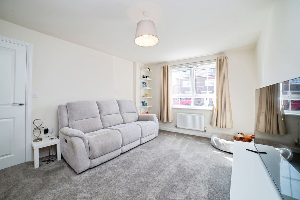 Property photo 2 of 22 Pbox-Img.Jpg