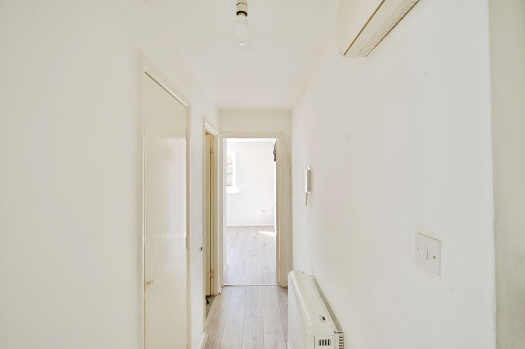 Property photo 3 of 16 Pbox-Img.Jpg
