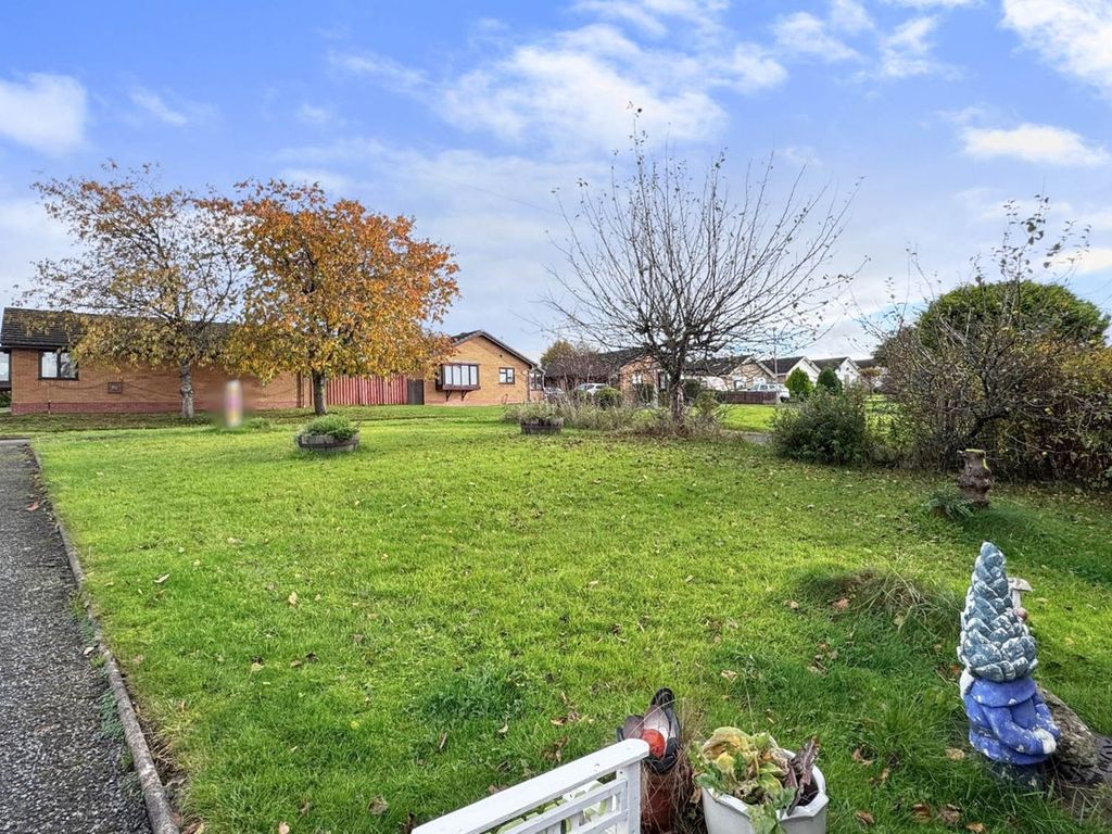 Property photo 2 of 34