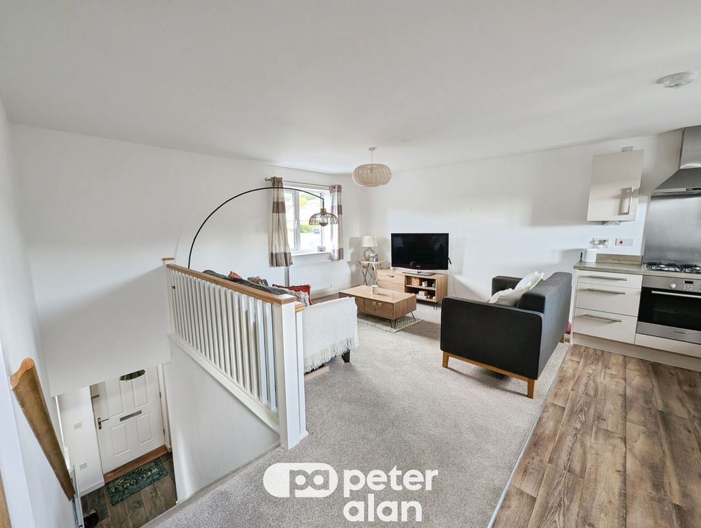 Property photo 2 of 13 Image