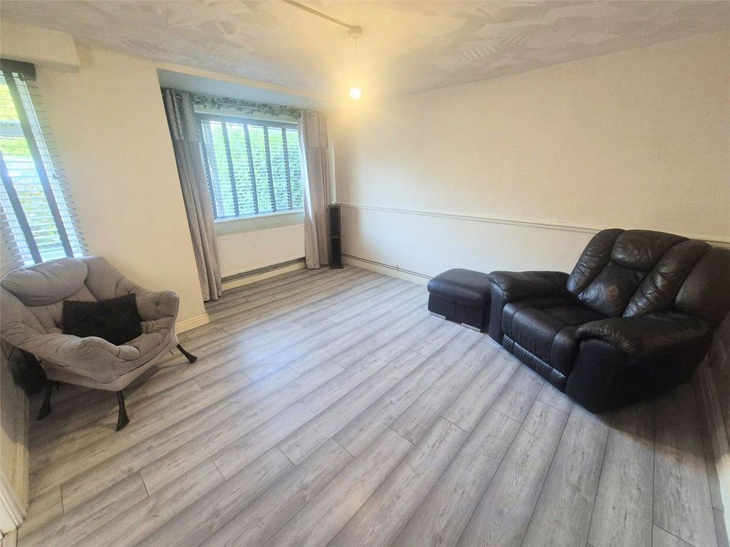 Property photo 3 of 11 Picture No. 21