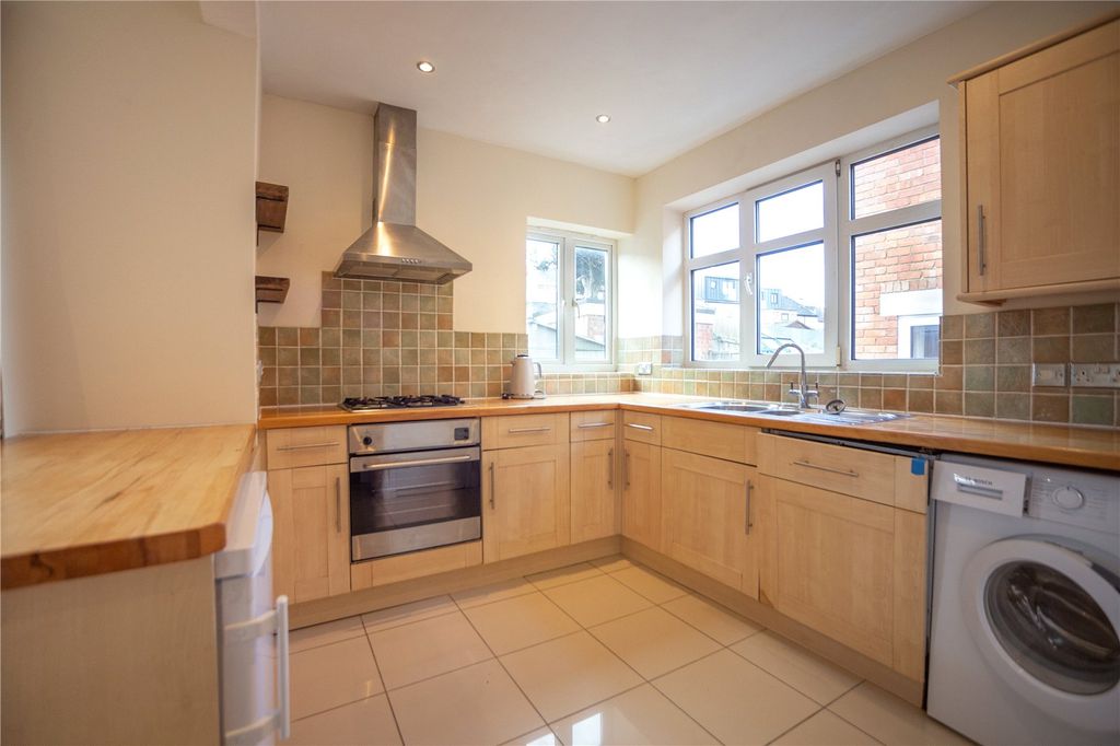 Property photo 1 of 15 Picture No. 05