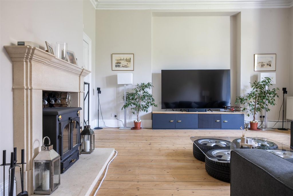 Property photo 3 of 21 1465056-11-6A16B127Da6d4.Jpg
