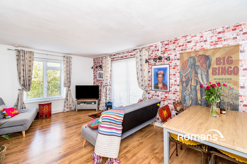 Property photo 1 of 10 Photo