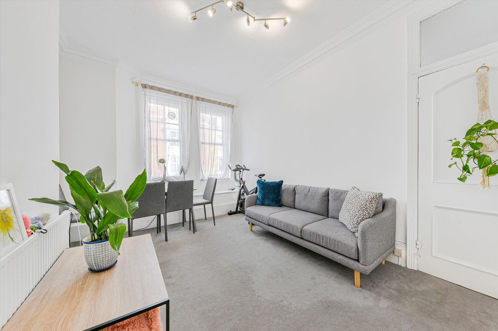 Property photo 1 of 8 Image