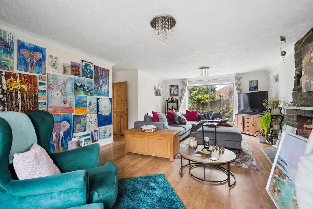 Property photo 2 of 19