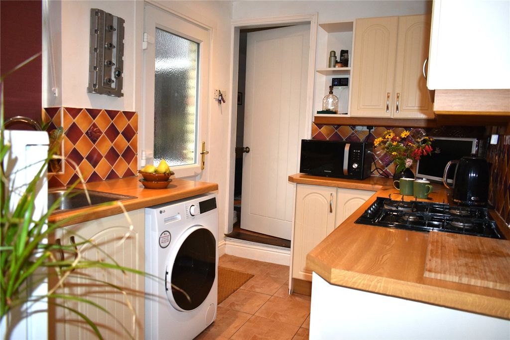 Property photo 2 of 15 Kitchen