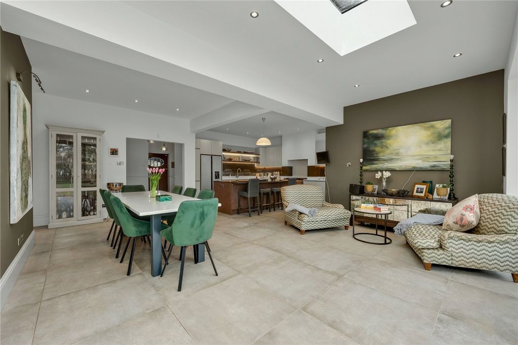 Property photo 1 of 22 Kitchen/Dining