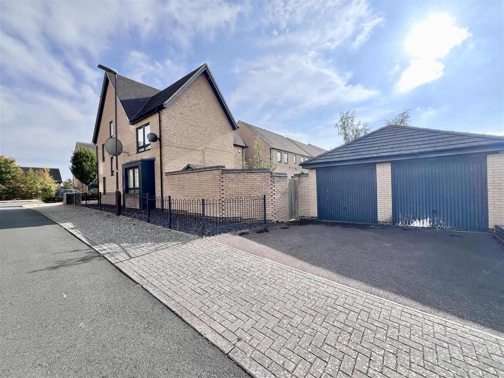 Property photo 1 of 21