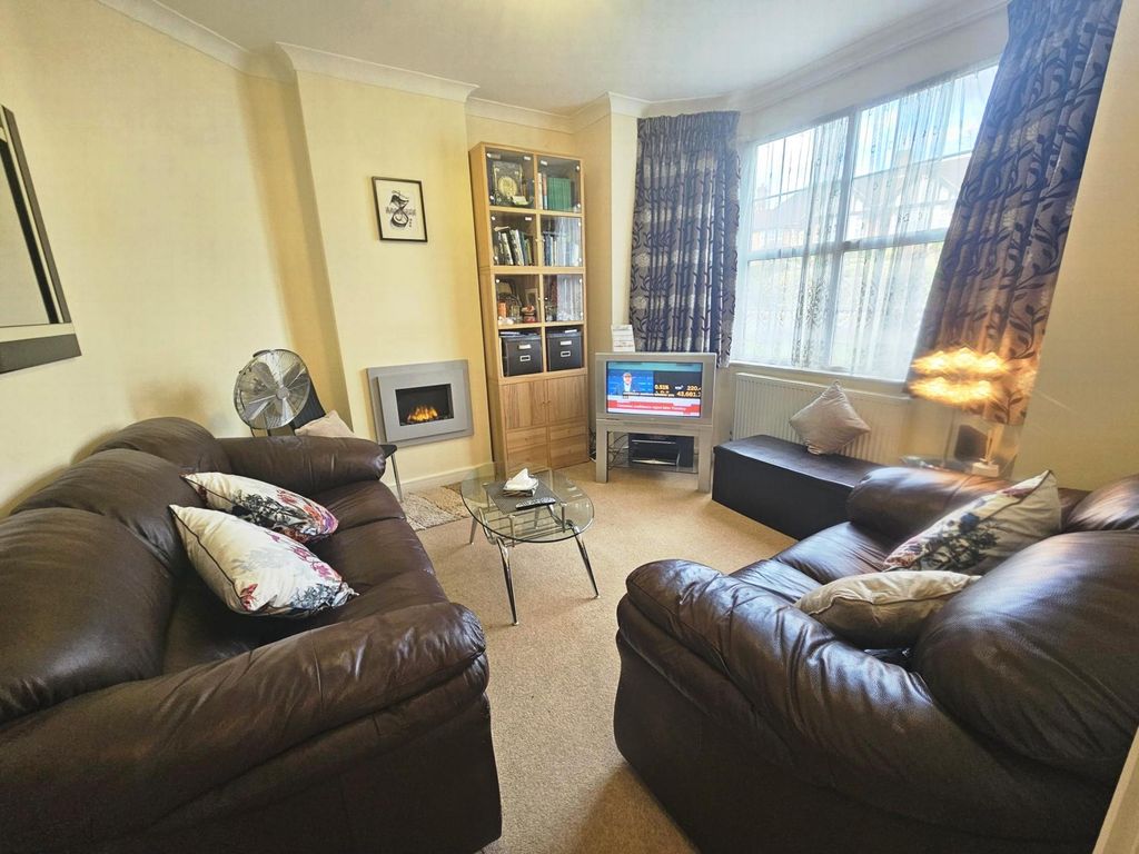 Property photo 2 of 13 Photo 10