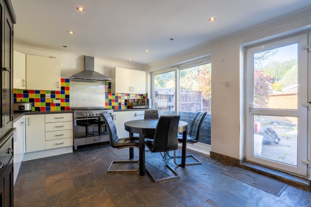 Property photo 3 of 18 4979562