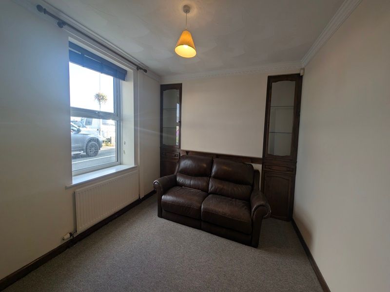 Property photo 2 of 7 Lounge