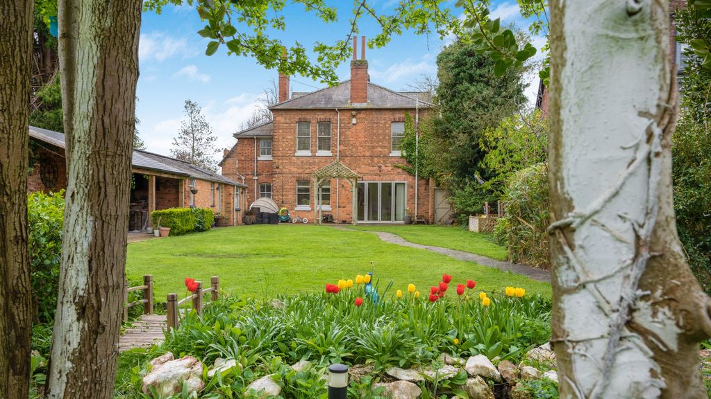 Property photo 2 of 32 3167255