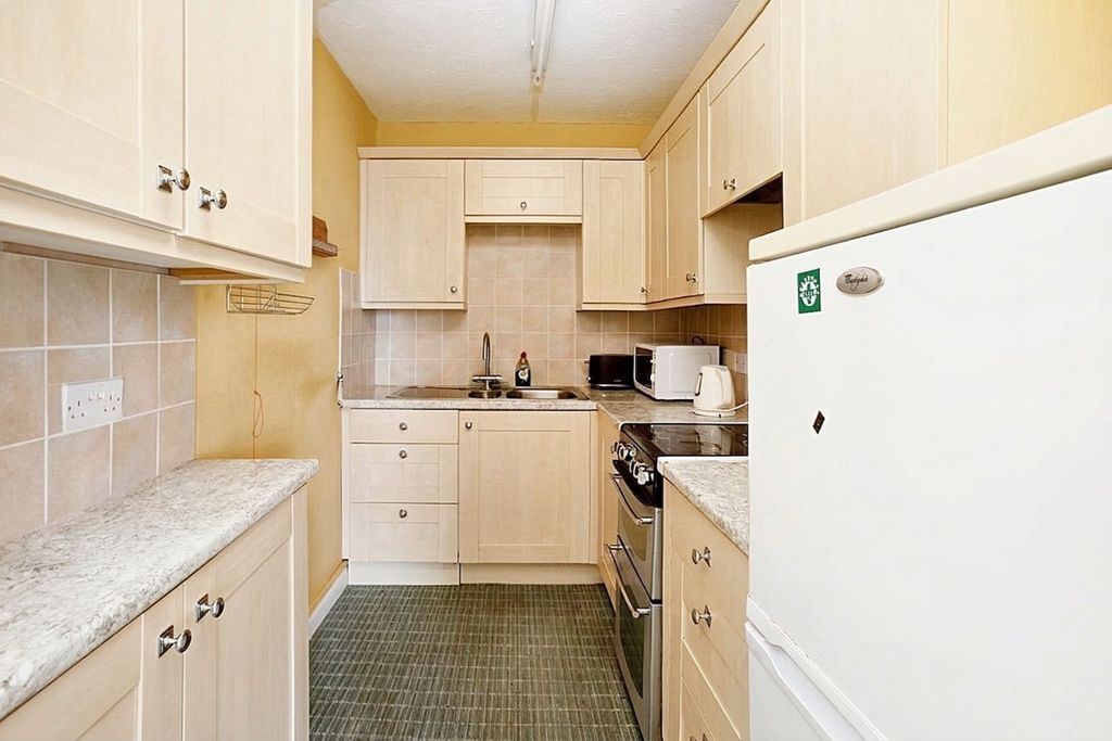 Property photo 3 of 13