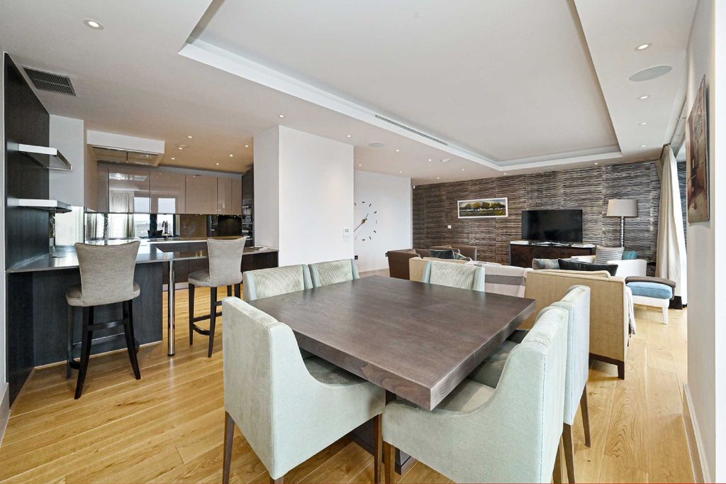 Property photo 3 of 13 Photo