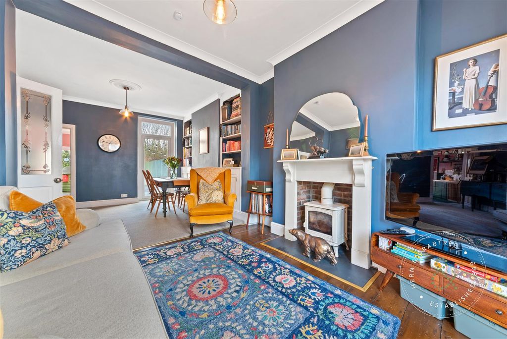 Property photo 3 of 28 Moorland-Road-13.Jpg