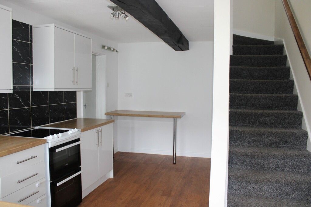 Property photo 3 of 13 Kitchen