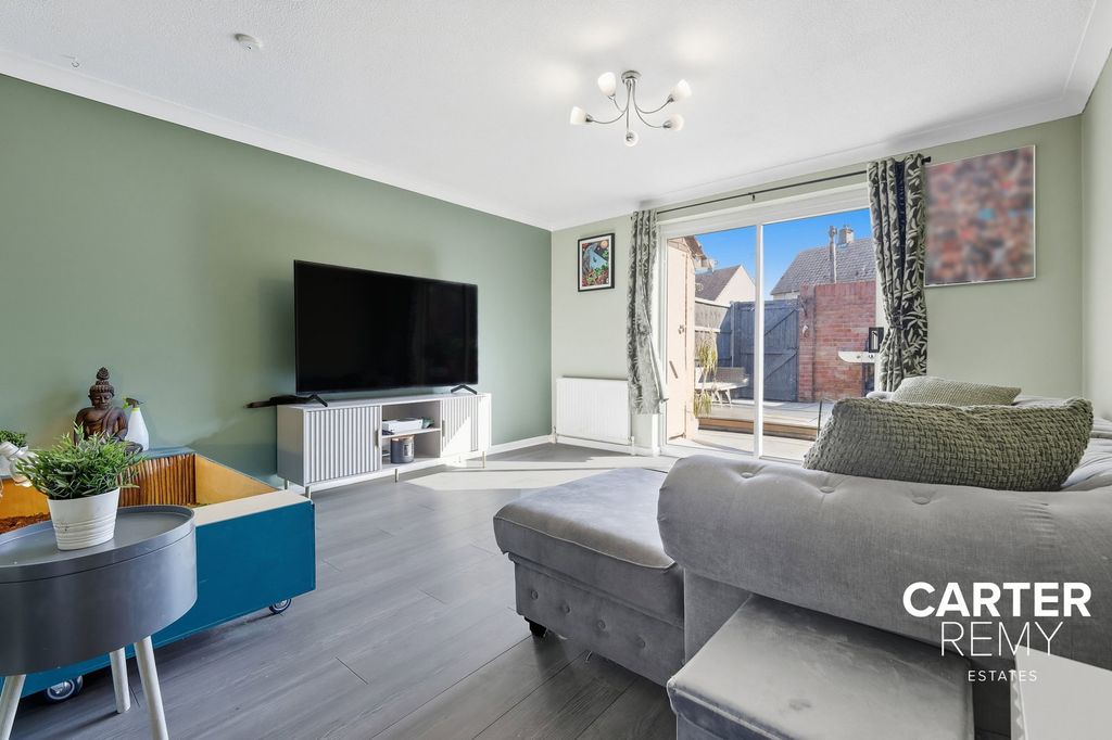 Property photo 3 of 25