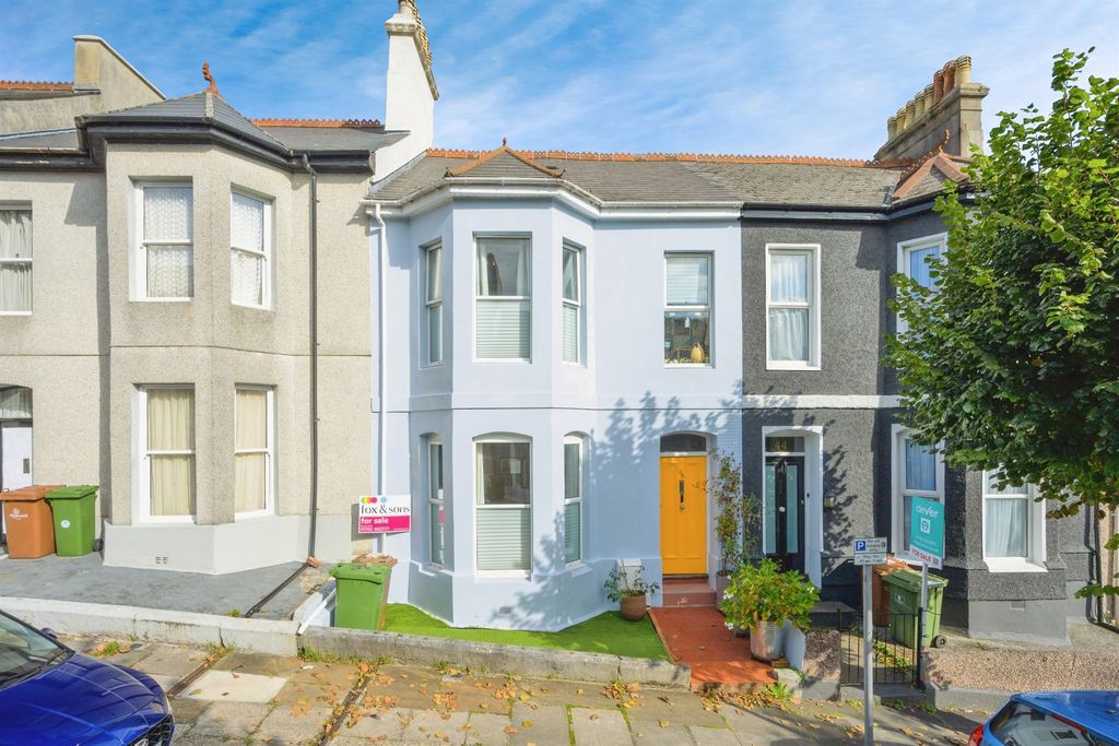 Property photo 1 of 17