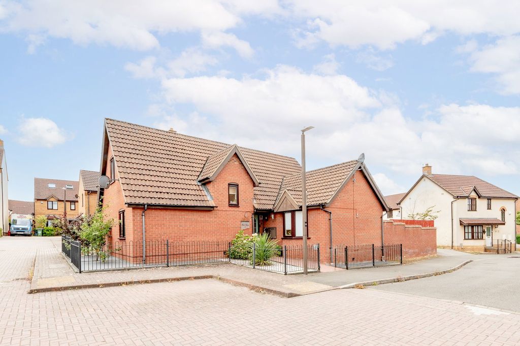 Property photo 1 of 19