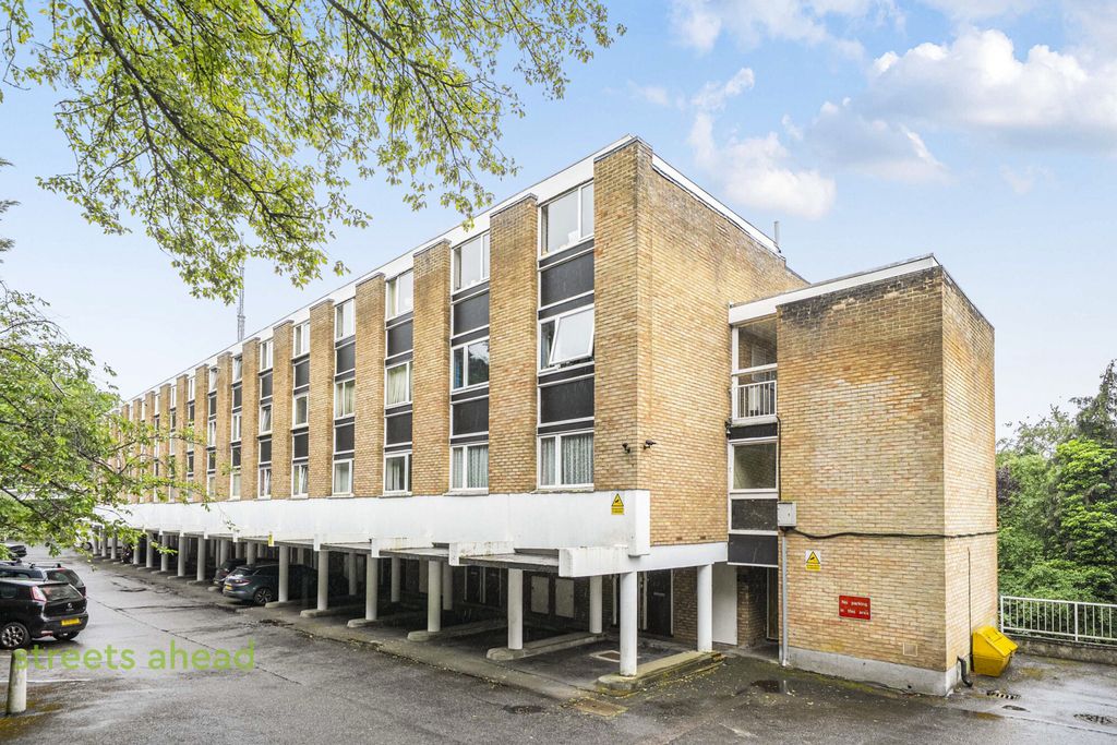Property photo 1 of 17 5c740Ef0-758d-4E2...
