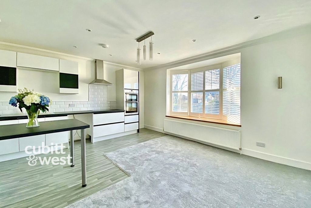 Property photo 2 of 8 9d5Aa51A-1