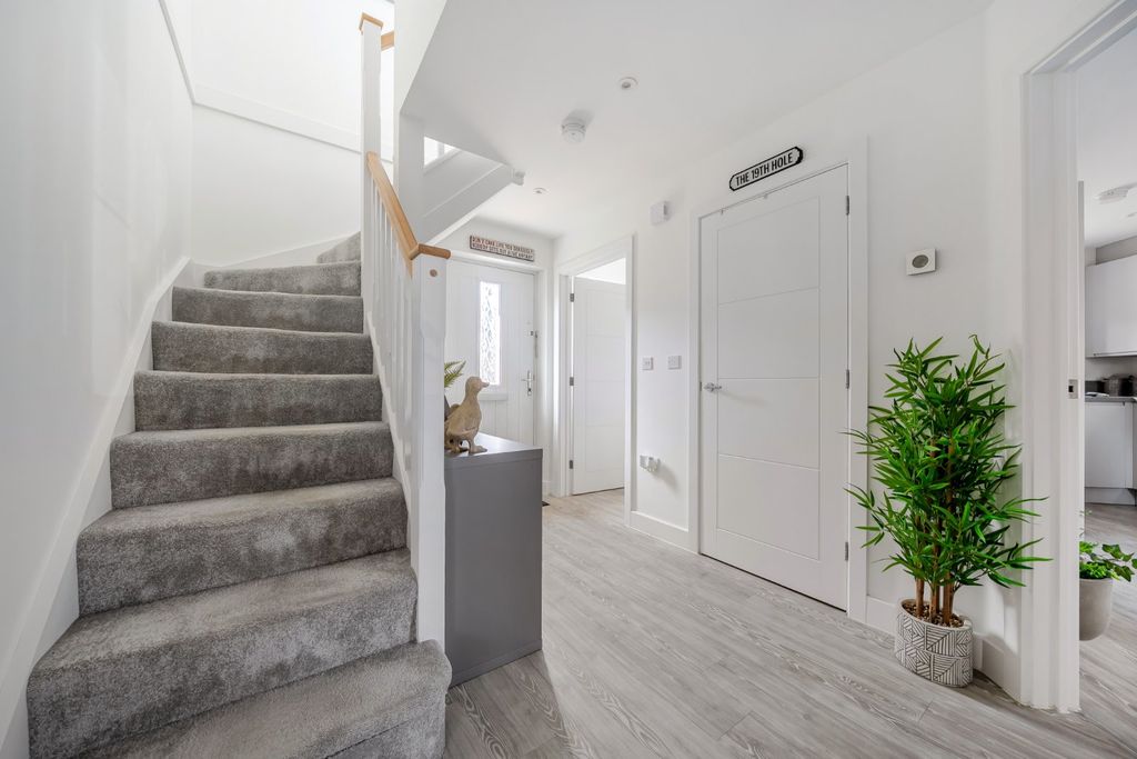 Property photo 2 of 17 Picture No. 70