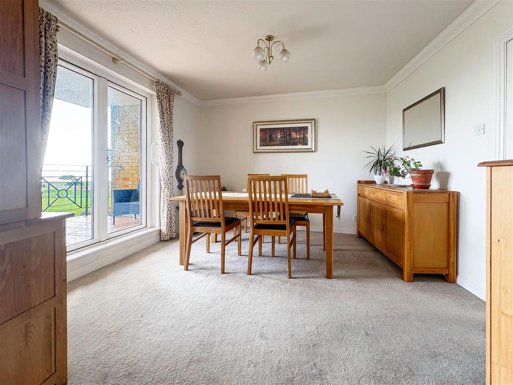 Additional image 8 of 2 bed flat for saleBeach Crescent, Littlehampton BN17