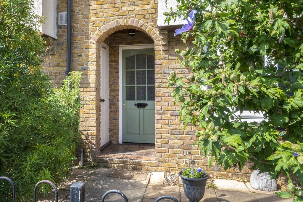 Property photo 2 of 15 Picture No. 14