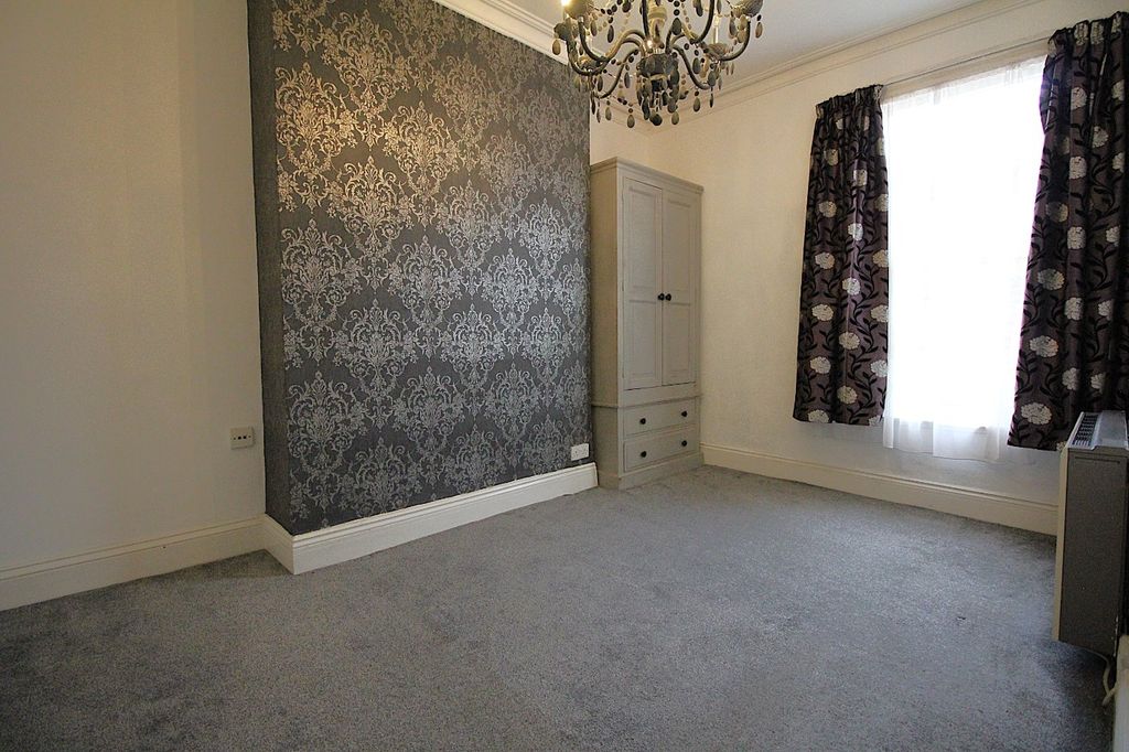 Property photo 3 of 6 Picture No. 02