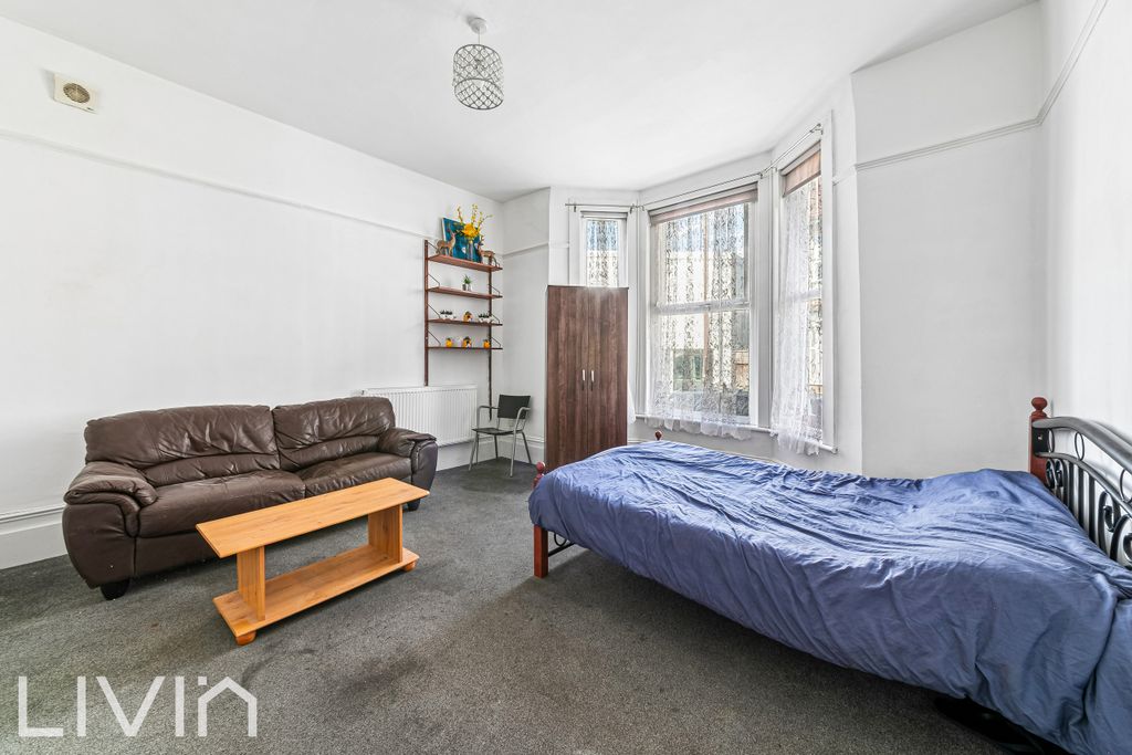 Property photo 3 of 13 3