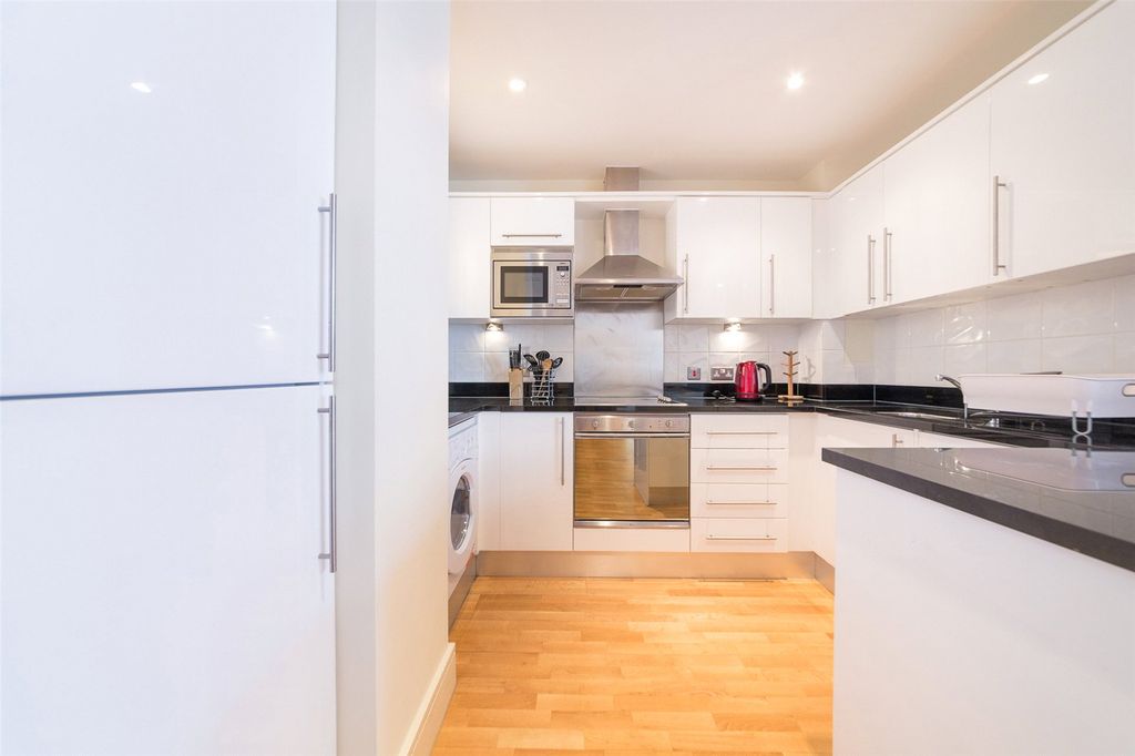 Property photo 3 of 17 Photo 9