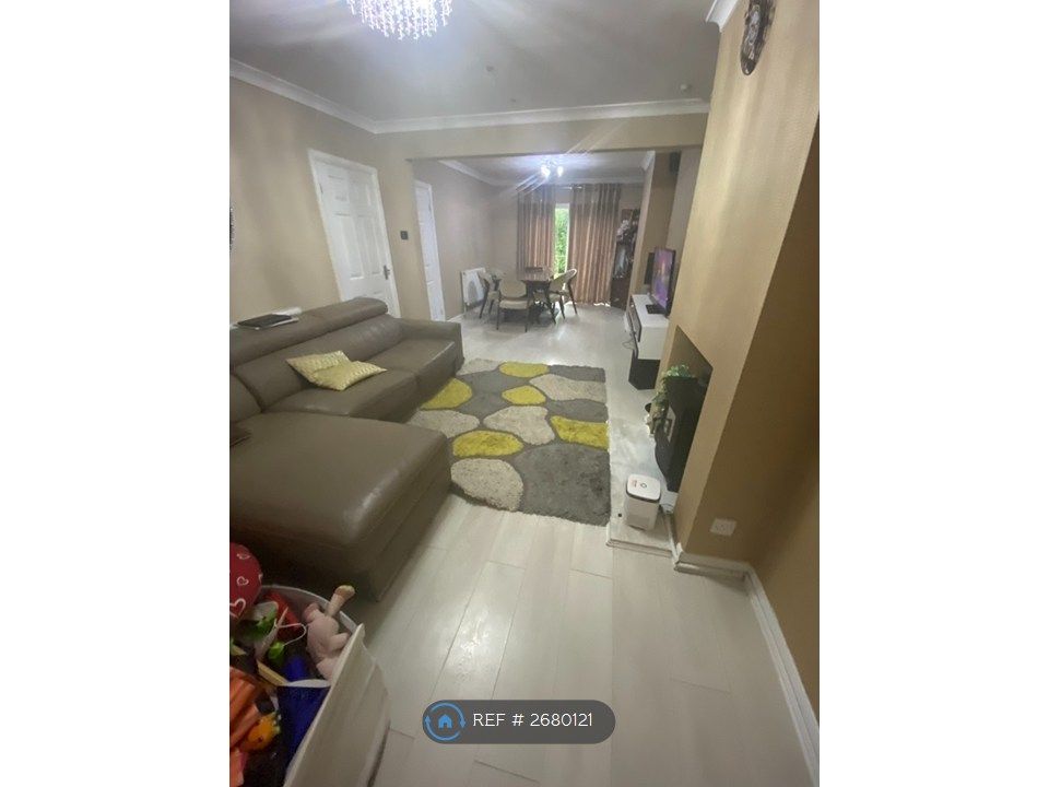 Property photo 2 of 15 Lounge