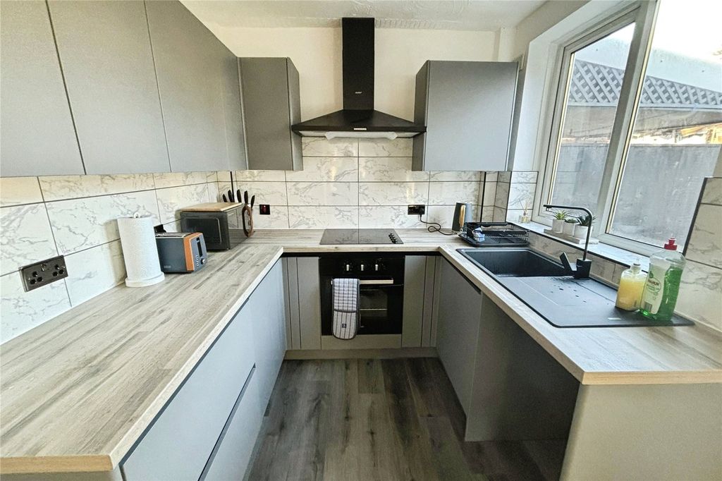 Property photo 3 of 10 Picture No. 01