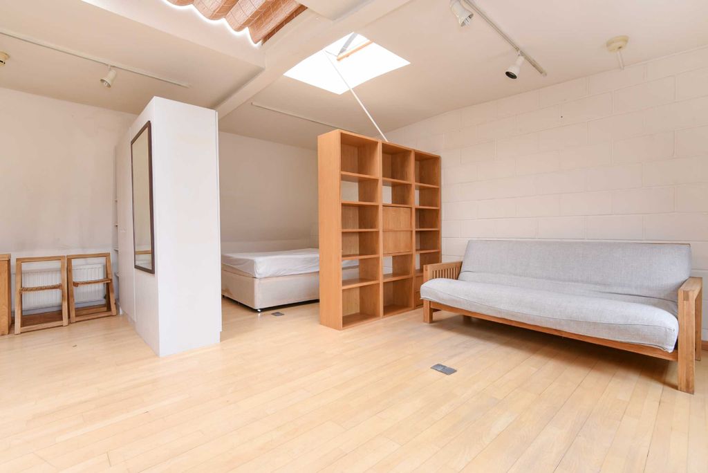 Property photo 2 of 4 Photo