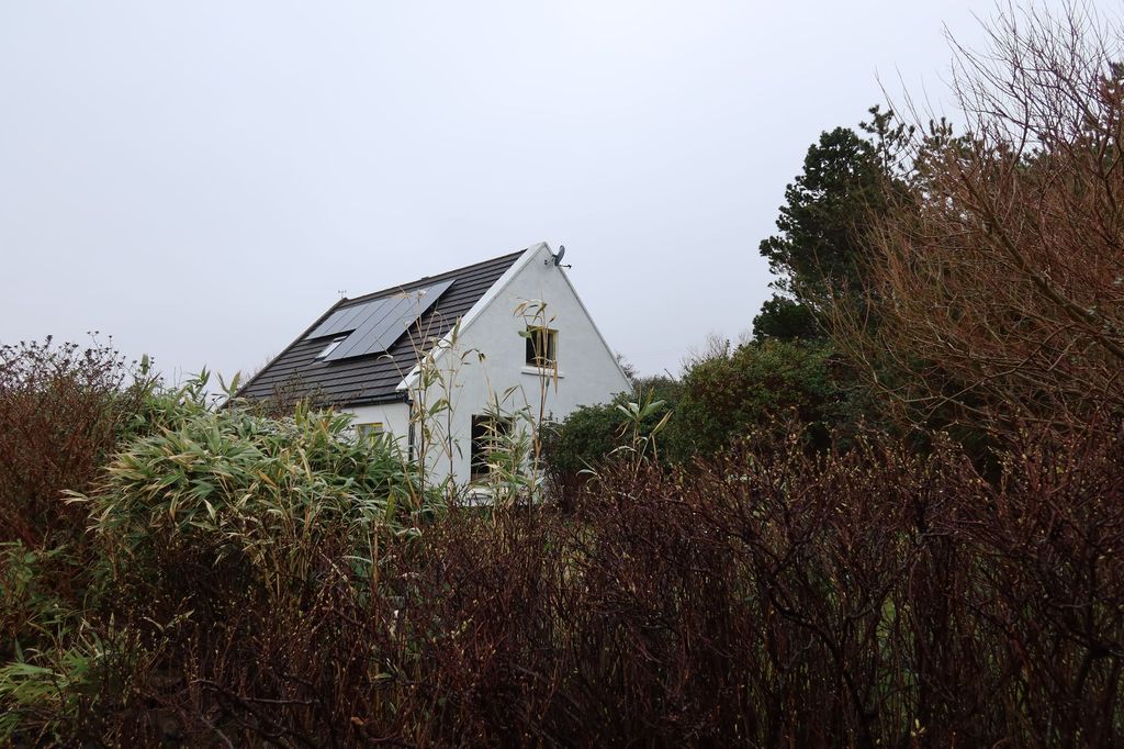 Property photo 2 of 64