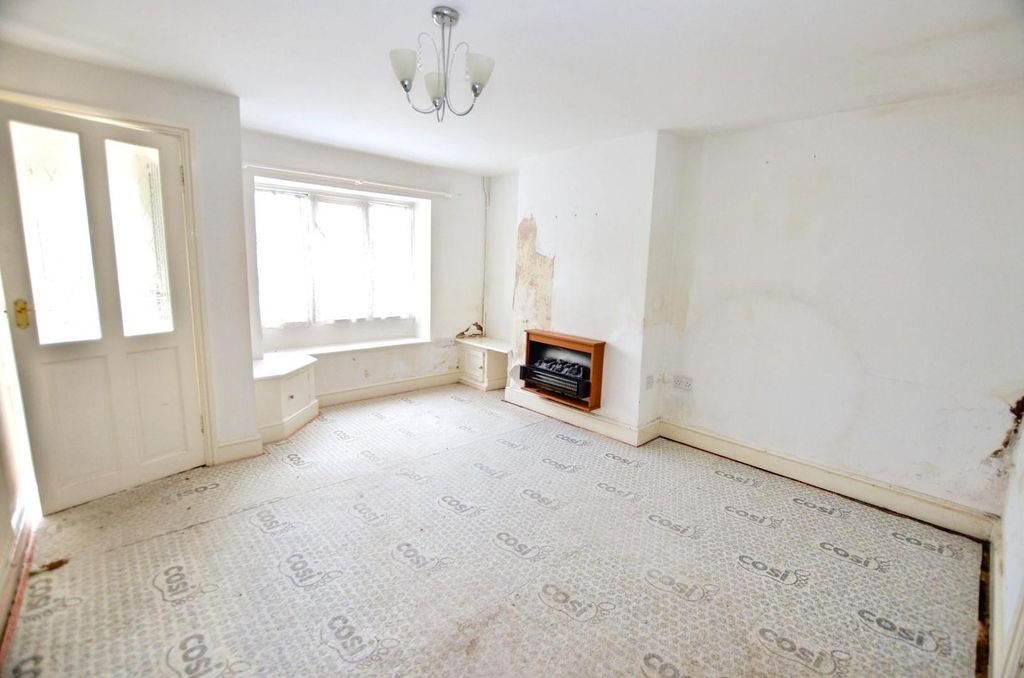 Property photo 2 of 10 Lounge