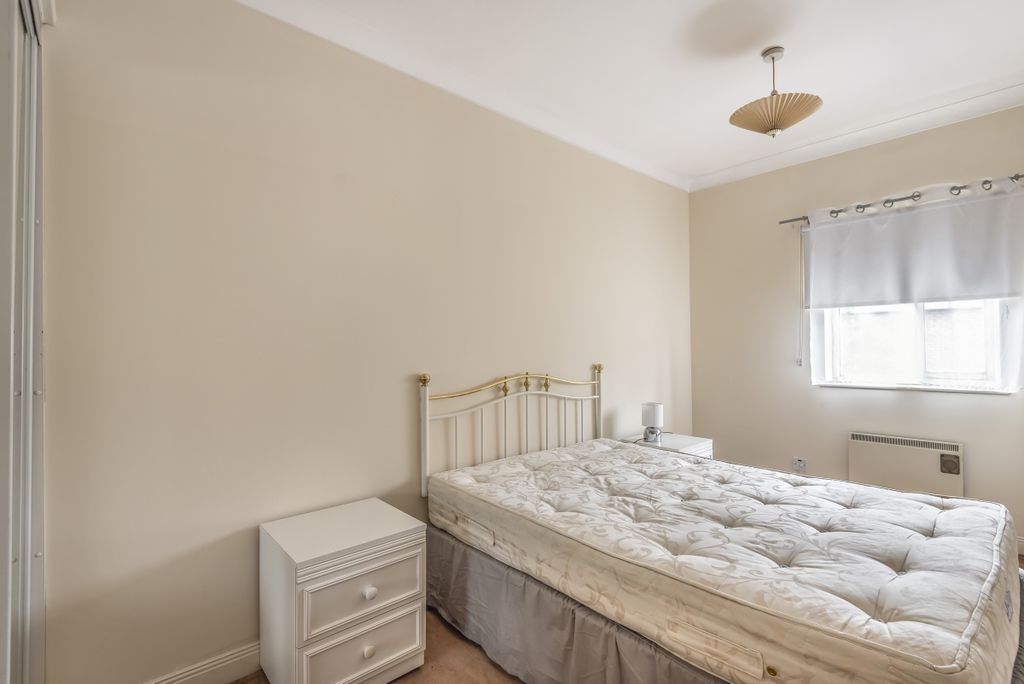 Property photo 2 of 8 610677 (4)