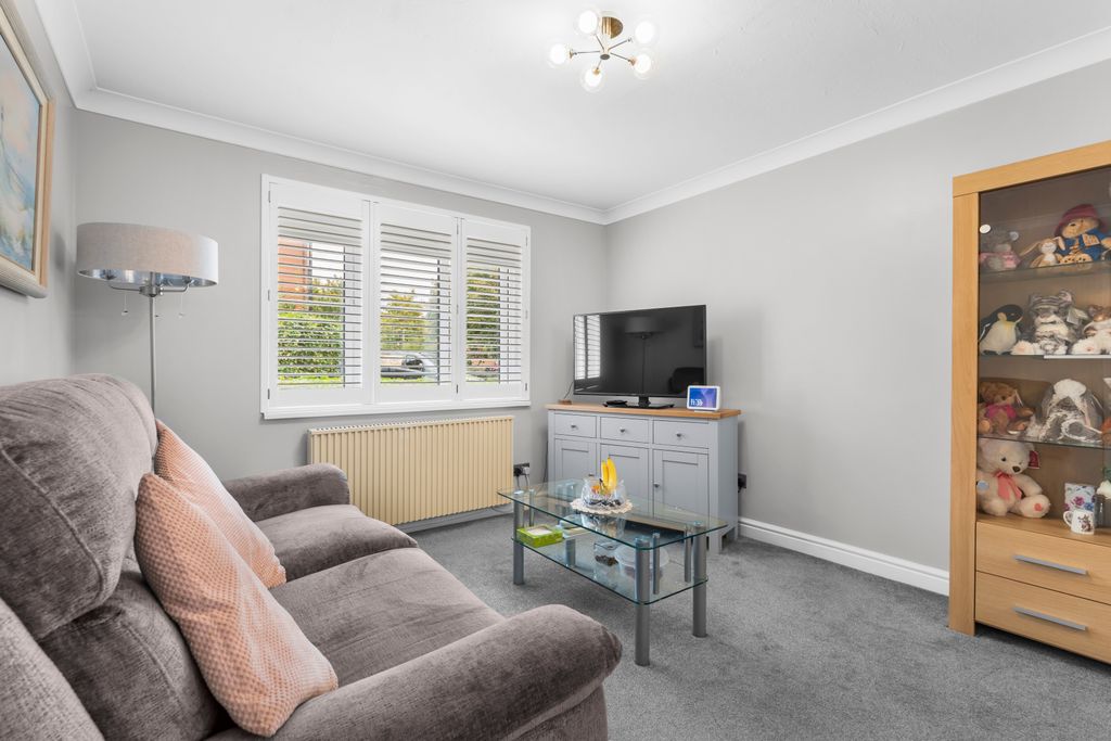 Property photo 3 of 12