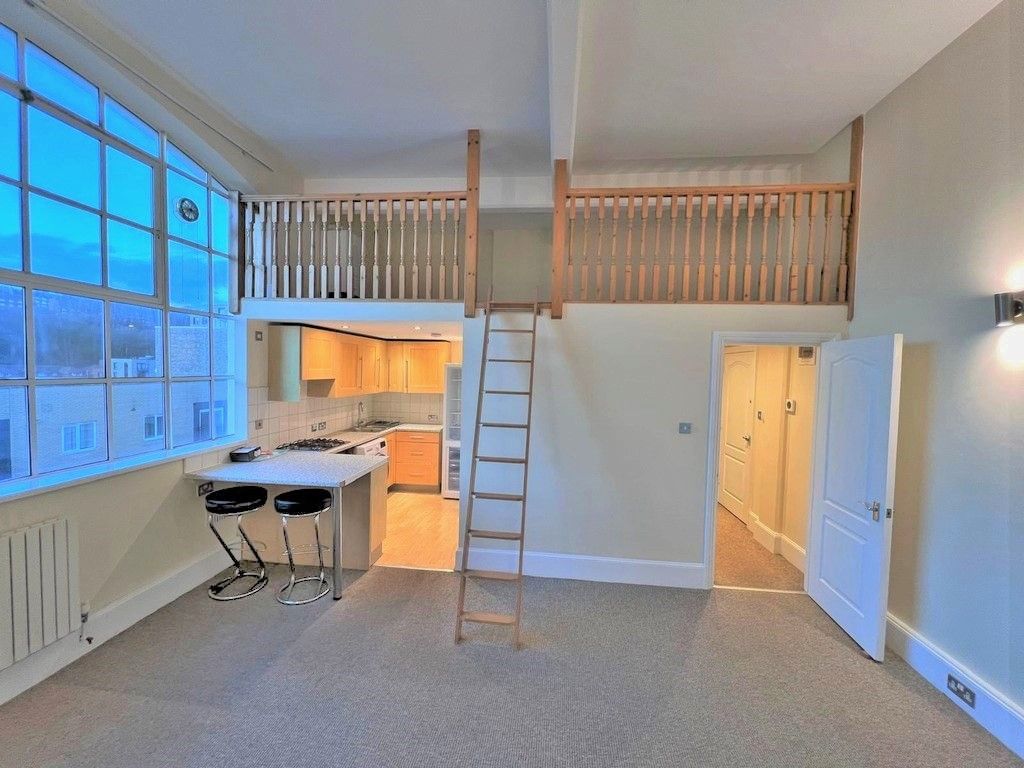 Property photo 1 of 9 8